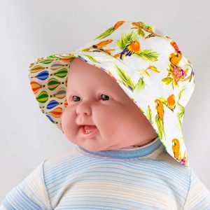 Sun- and windproof panama for babies.